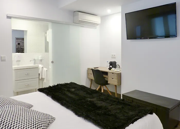 Casa de hóspedes Lo 3*